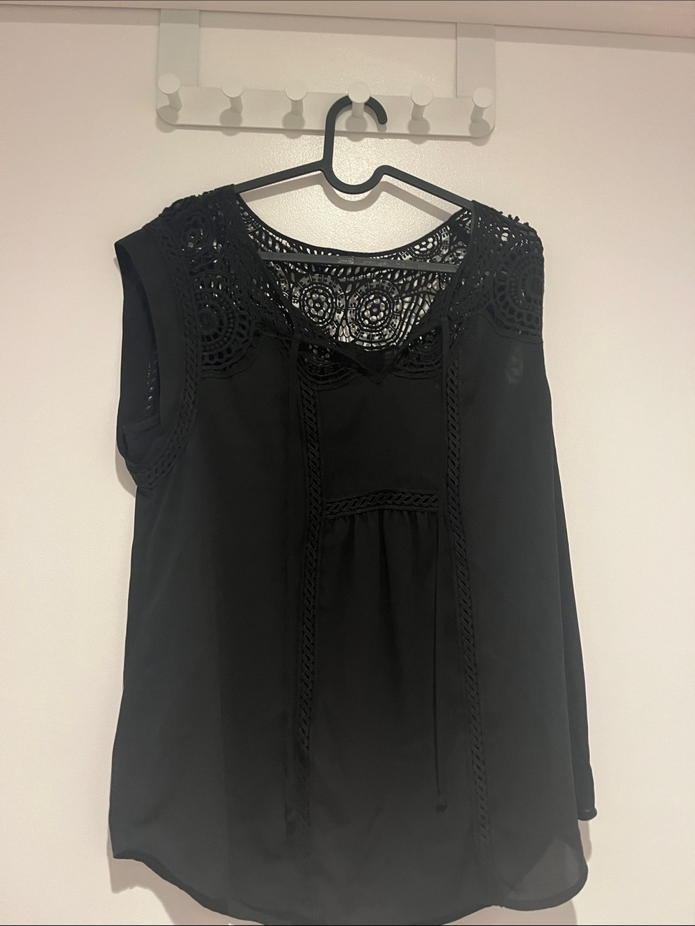 Meadow Rue Black Crochet Yoke Sleeveless Camisole Top